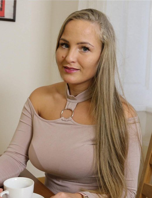GoMeet girl profile 6